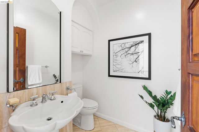 6181 Contra Costa Rd, Oakland, CA 94618