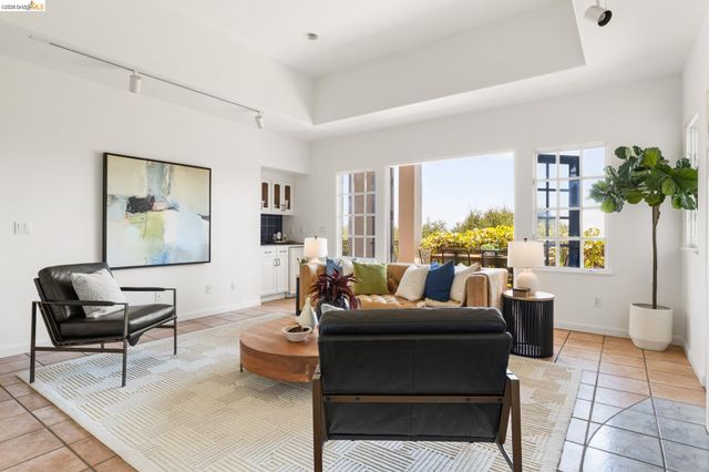 6181 Contra Costa Rd, Oakland, CA 94618