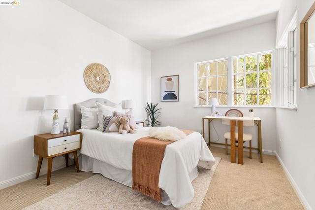 6181 Contra Costa Rd, Oakland, CA 94618
