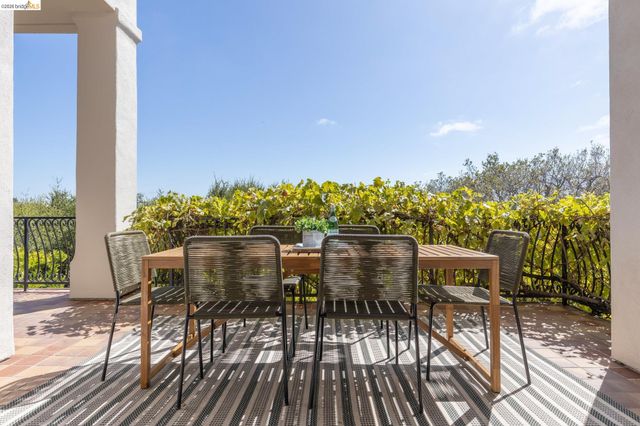 6181 Contra Costa Rd, Oakland, CA 94618