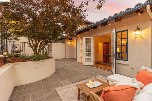 6181 Contra Costa Rd, Oakland, CA 94618