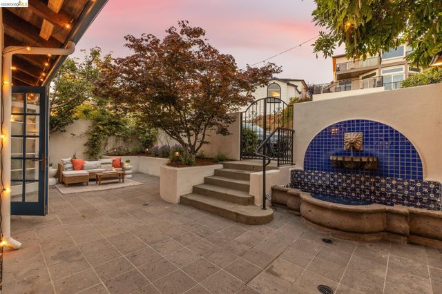6181 Contra Costa Rd, Oakland, CA 94618