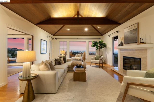 6181 Contra Costa Rd, Oakland, CA 94618