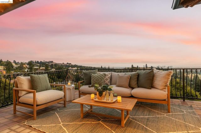 6181 Contra Costa Rd, Oakland, CA 94618