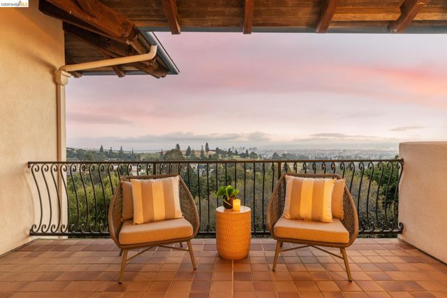 6181 Contra Costa Rd, Oakland, CA 94618