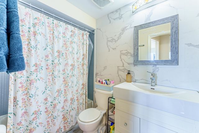 2333 N Neva Avenue 403C, Chicago, IL 60707