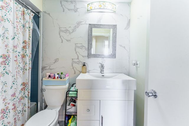 2333 N Neva Avenue 403C, Chicago, IL 60707