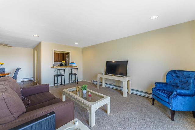 2333 N Neva Avenue 403C, Chicago, IL 60707