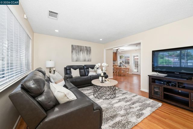 7811 Sunwood Dr, Dublin, CA 94568