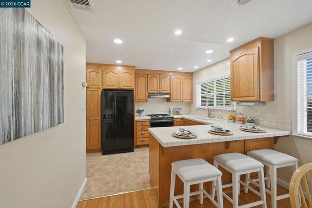 7811 Sunwood Dr, Dublin, CA 94568
