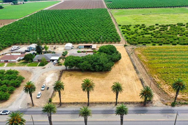 1248 E Las Palmas Ave, Patterson, CA 95363