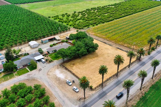 1248 E Las Palmas Ave, Patterson, CA 95363