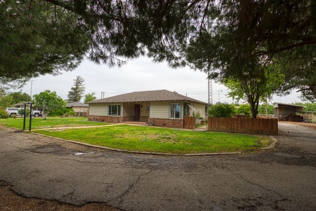 1248 E Las Palmas Ave, Patterson, CA 95363
