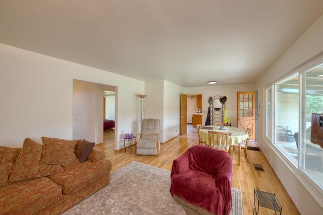 1248 E Las Palmas Ave, Patterson, CA 95363