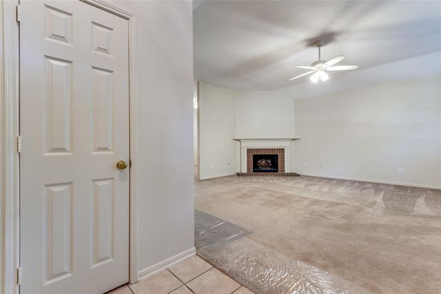 127 S Winterport Circle, Spring, TX 77382