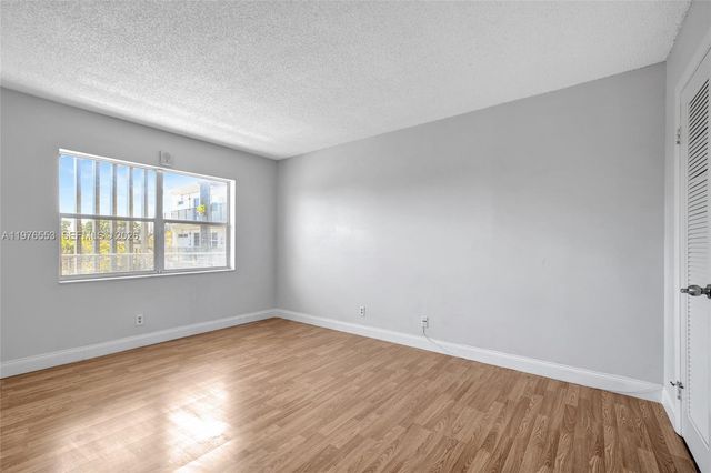 609 NE 13th Ave 301, Fort Lauderdale, FL 33304