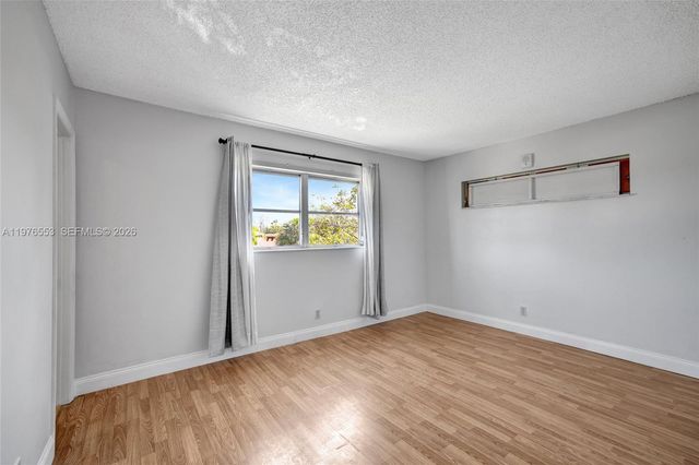 609 NE 13th Ave 301, Fort Lauderdale, FL 33304