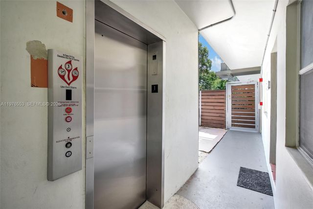 609 NE 13th Ave 301, Fort Lauderdale, FL 33304