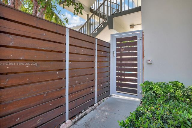 609 NE 13th Ave 301, Fort Lauderdale, FL 33304