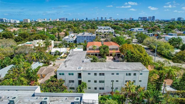 609 NE 13th Ave 301, Fort Lauderdale, FL 33304