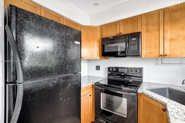 609 NE 13th Ave 301, Fort Lauderdale, FL 33304