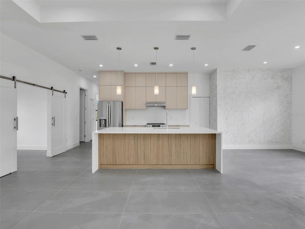 Image 15 of property listing at 11153 CARNEGIE AVENUE, Englewood, FL 34224