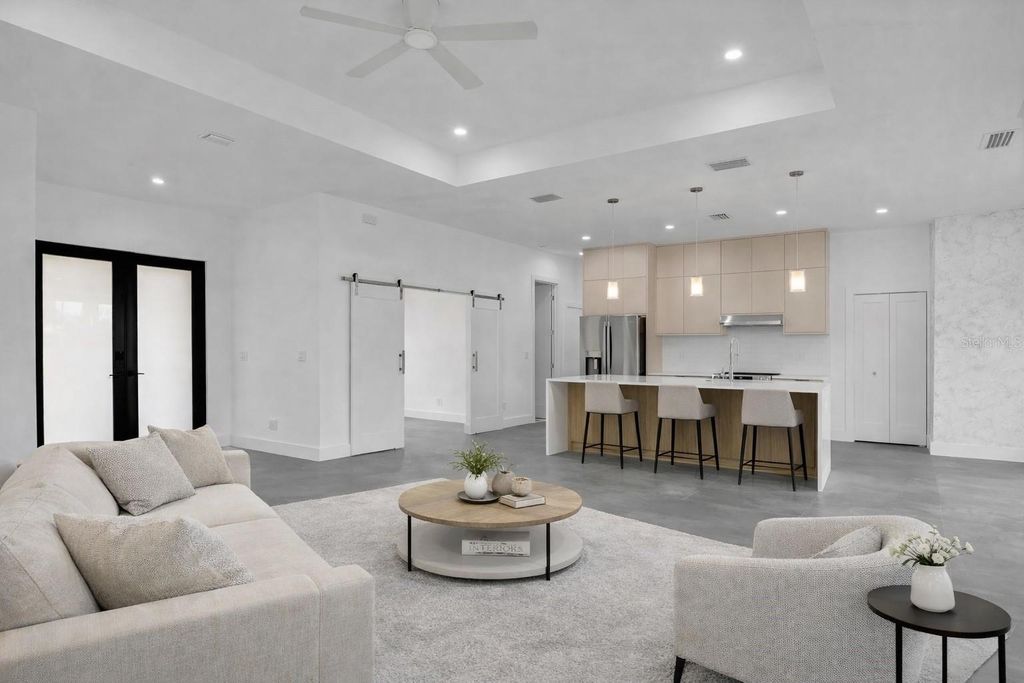 Image 6 of property listing at 11153 CARNEGIE AVENUE, Englewood, FL 34224