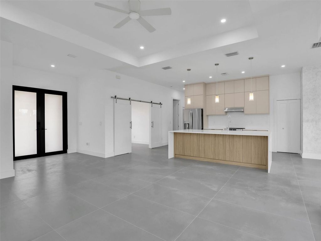 Image 7 of property listing at 11153 CARNEGIE AVENUE, Englewood, FL 34224