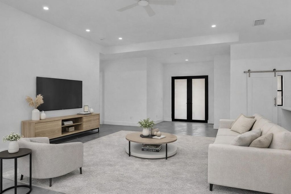 Image 10 of property listing at 11153 CARNEGIE AVENUE, Englewood, FL 34224