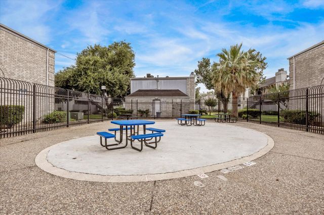 6606 De Moss Drive 804, Houston, TX 77074