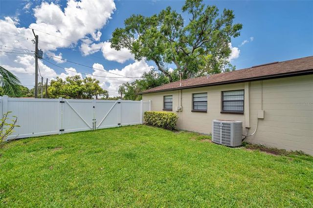 2521 KRUEGER LANE, Tampa, FL 33618