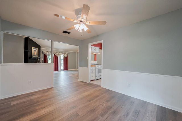 2762 Foliage Green Drive, Houston, TX 77339