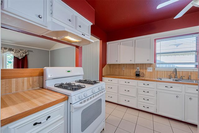 2762 Foliage Green Drive, Houston, TX 77339