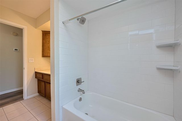 2762 Foliage Green Drive, Houston, TX 77339