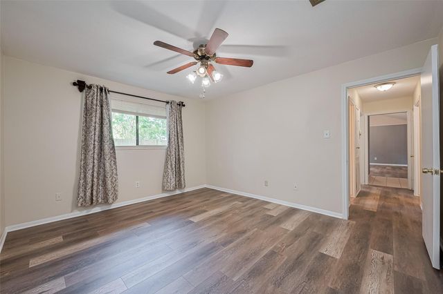 2762 Foliage Green Drive, Houston, TX 77339