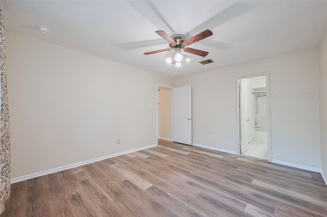 2762 Foliage Green Drive, Houston, TX 77339