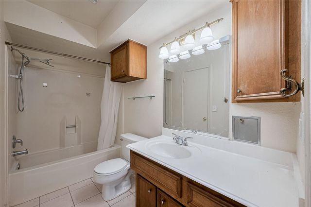 2762 Foliage Green Drive, Houston, TX 77339