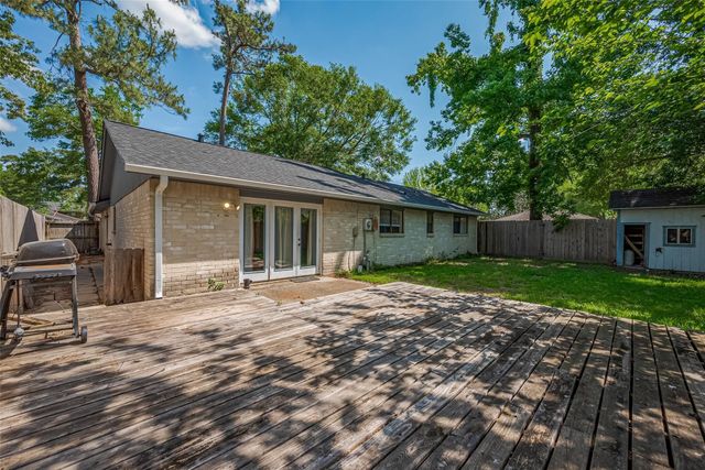 2762 Foliage Green Drive, Houston, TX 77339