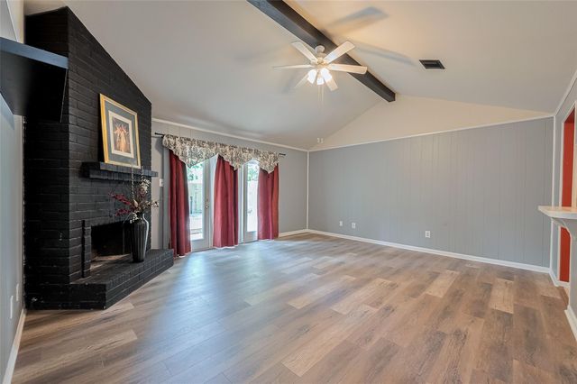 2762 Foliage Green Drive, Houston, TX 77339