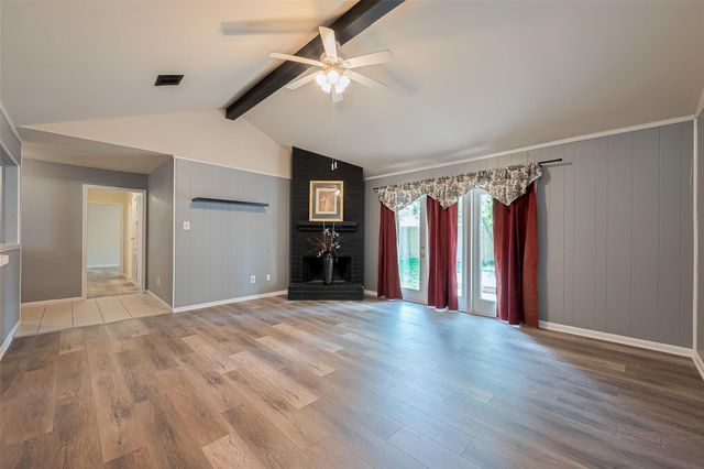 2762 Foliage Green Drive, Houston, TX 77339