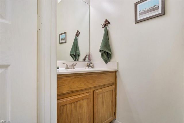 164 Corwin CIR, Hampton, VA 23666