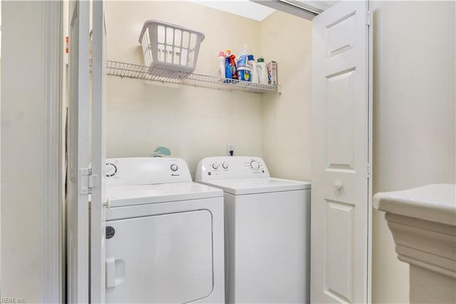 164 Corwin CIR, Hampton, VA 23666