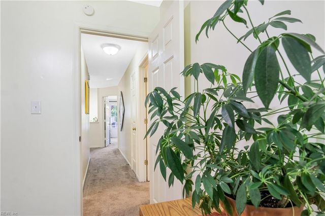 164 Corwin CIR, Hampton, VA 23666