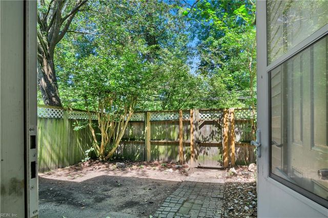 164 Corwin CIR, Hampton, VA 23666