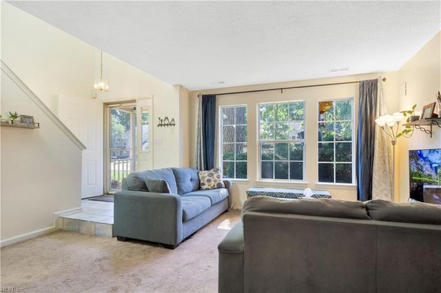 164 Corwin CIR, Hampton, VA 23666