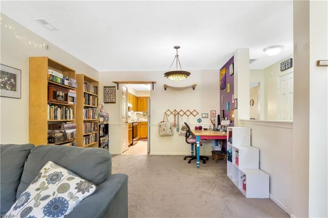 164 Corwin CIR, Hampton, VA 23666