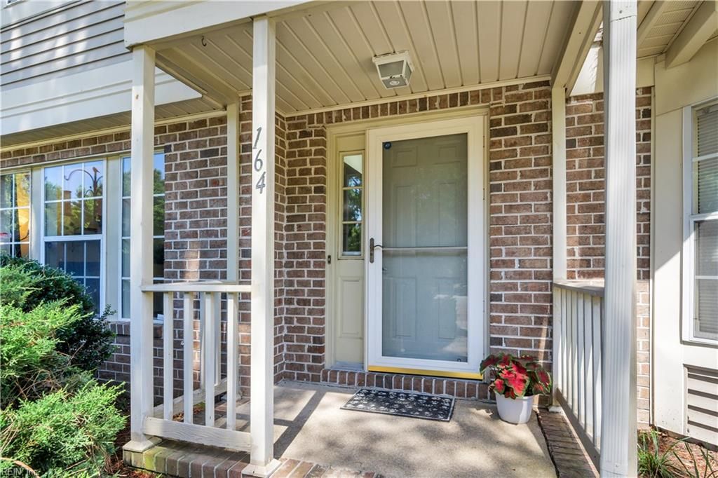 164 Corwin CIR, Hampton, VA 23666