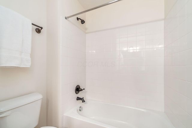 7030 Kinsale Lane, Powell, OH 43065