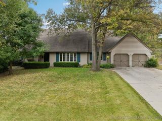 6727 S Birmingham Avenue, Tulsa, OK 74136