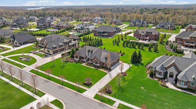 61657 Cotswold Drive, Washington Twp, MI 48094